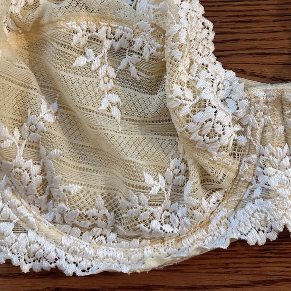 Wacoal Embrace Lace Underwire Bra, Style # 65191 Size 38DD - Picture 3 of 5